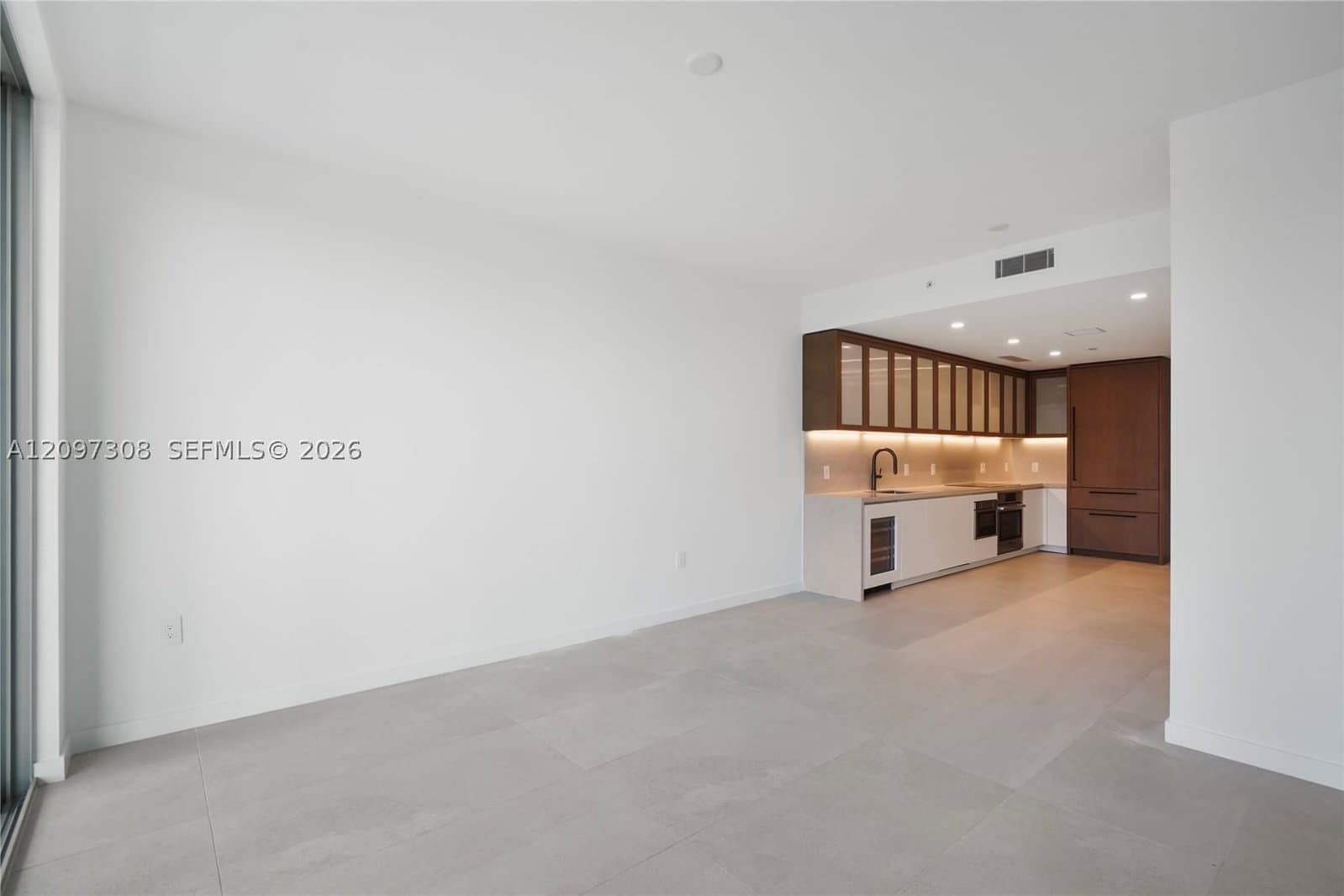 1+1 Condo — 2200 Brickell Ave #306, Miami, FL 33129