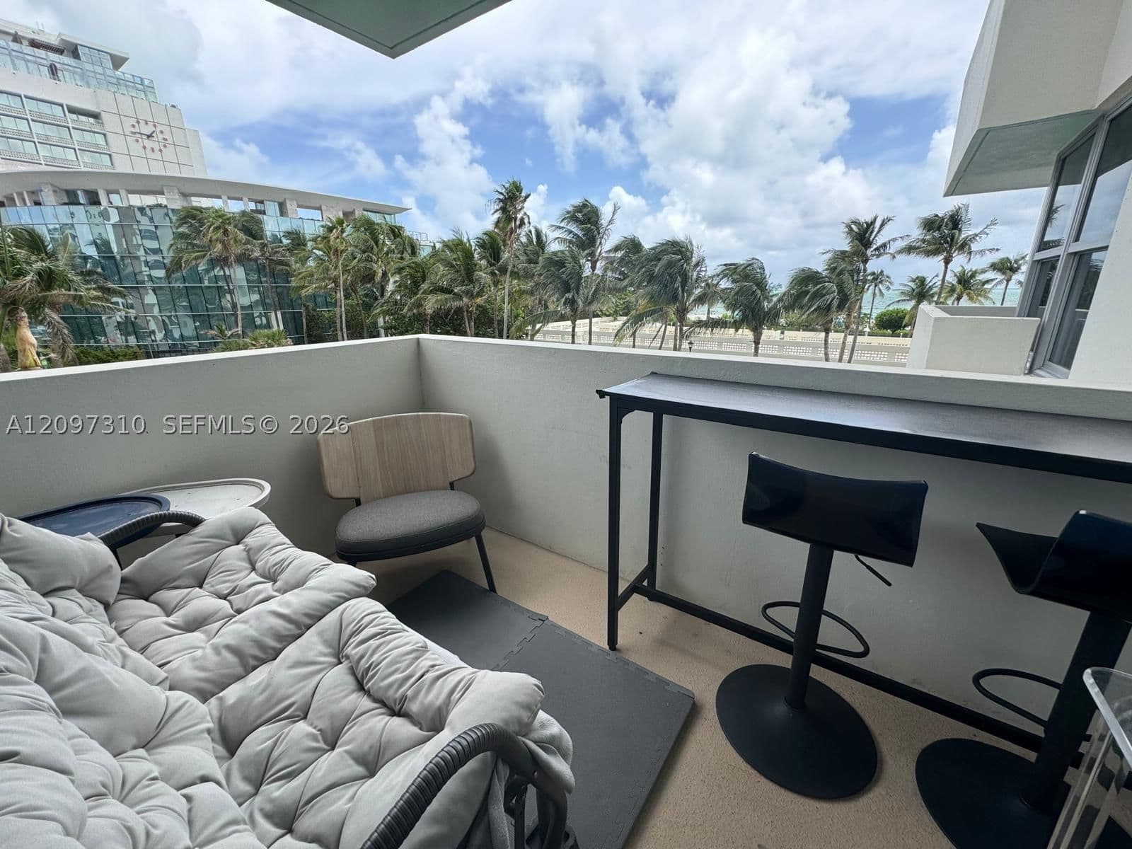 1+1 Condo — 2899 Collins Ave #425, Miami Beach, FL 33140
