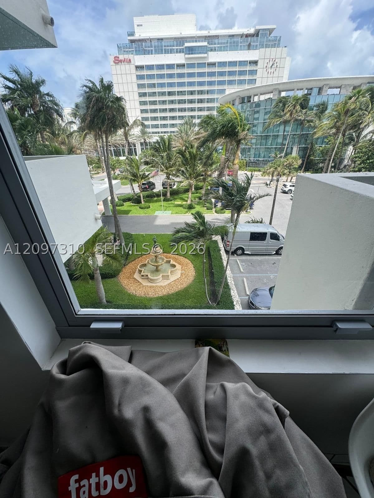 1+1 Condo — 2899 Collins Ave #425, Miami Beach, FL 33140