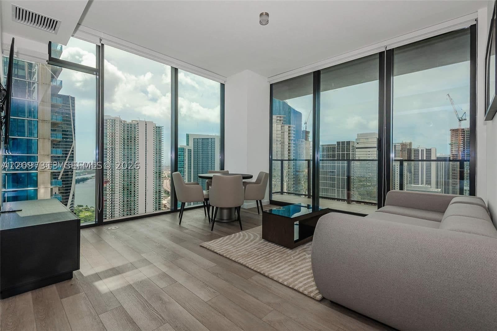 2+1 Condo — 20 11 ST #4404, Miami, FL 33132