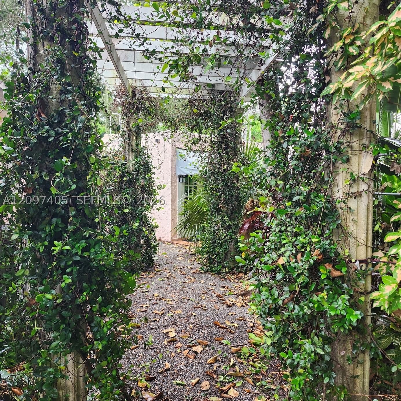 Daire — 3940 Main Hwy #2, Miami, FL 33133