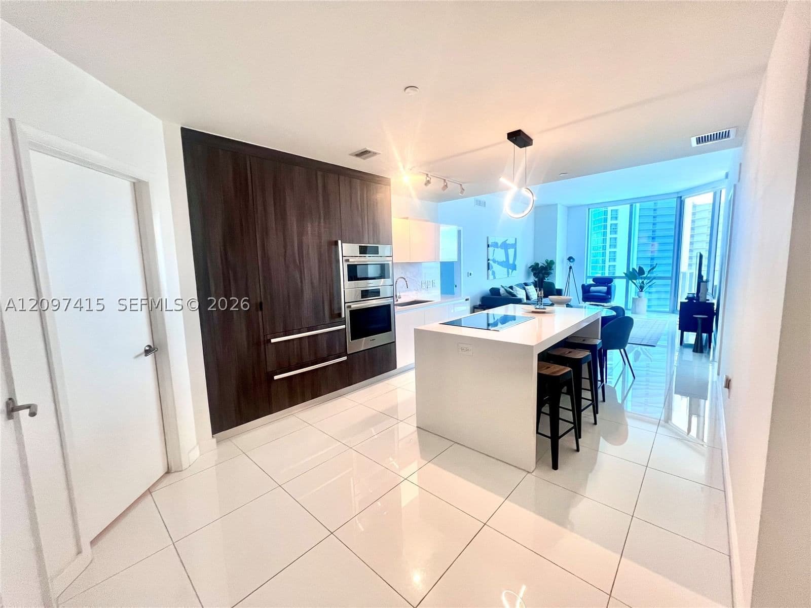 2+1 Condo — 851 1st Ave #1907, Miami, FL 33132