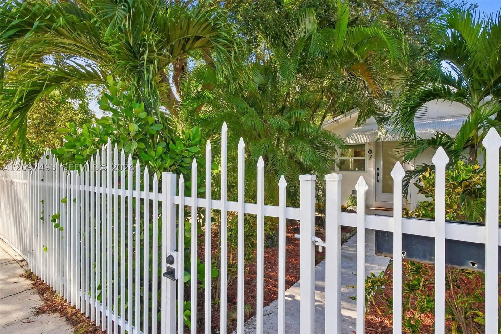 2+1 Müstakil ev — 67 51st St, Miami, FL 33127