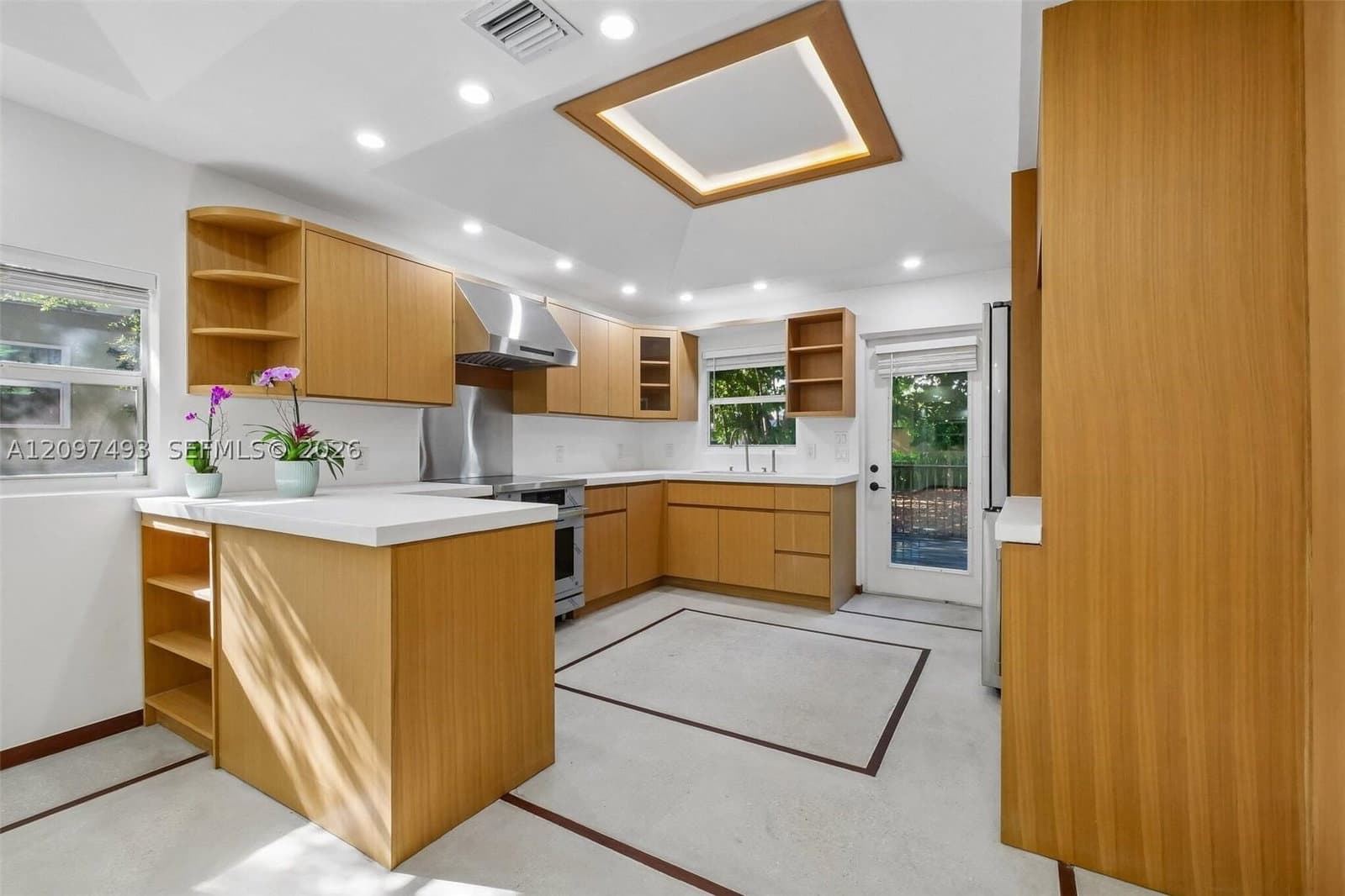 2+1 Müstakil ev — 67 51st St, Miami, FL 33127