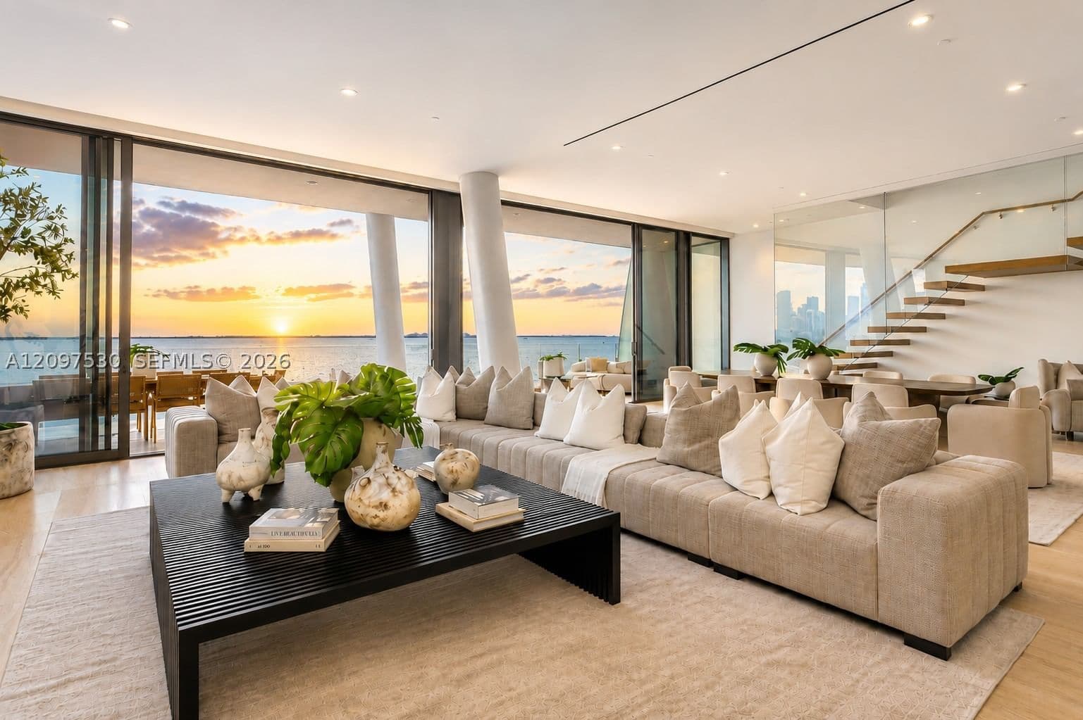 4+1 Condo — 5 Grove Isle Dr #PH M02, Miami, FL 33133