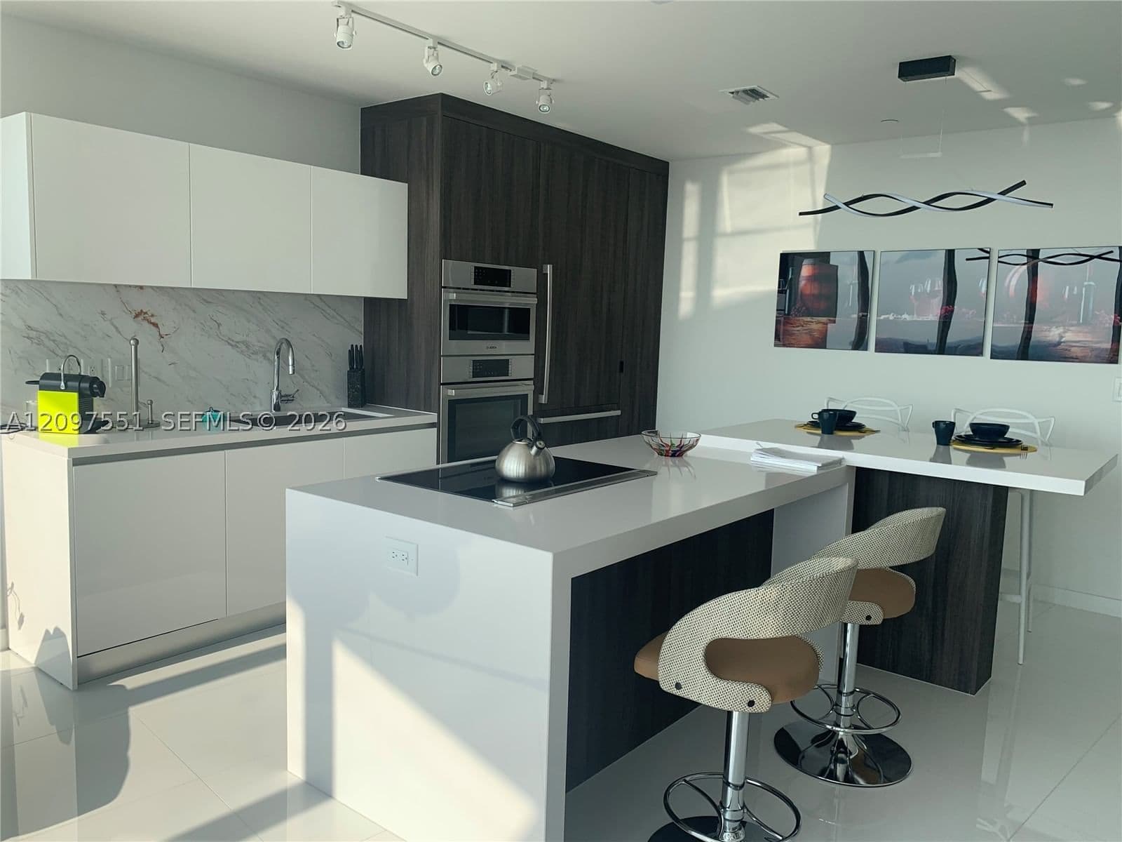 1+1 Condo — 851 1st Ave #3404, Miami, FL 33132
