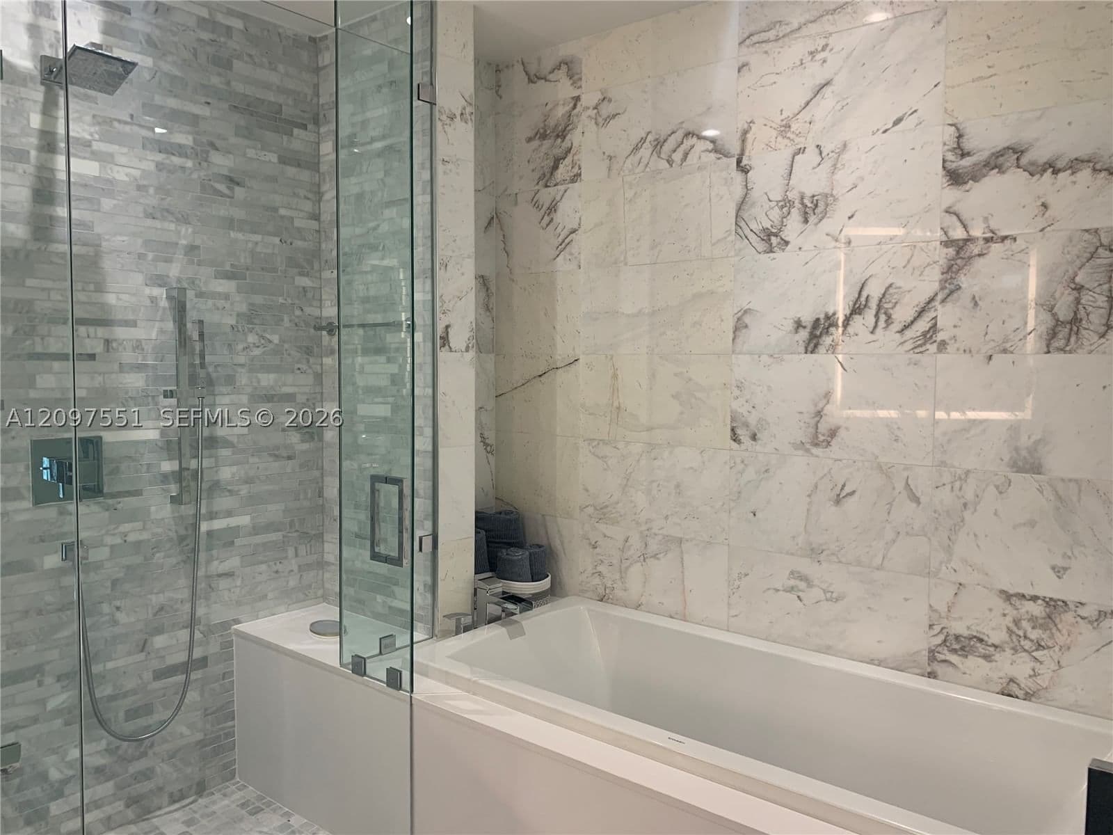 1+1 Condo — 851 1st Ave #3404, Miami, FL 33132