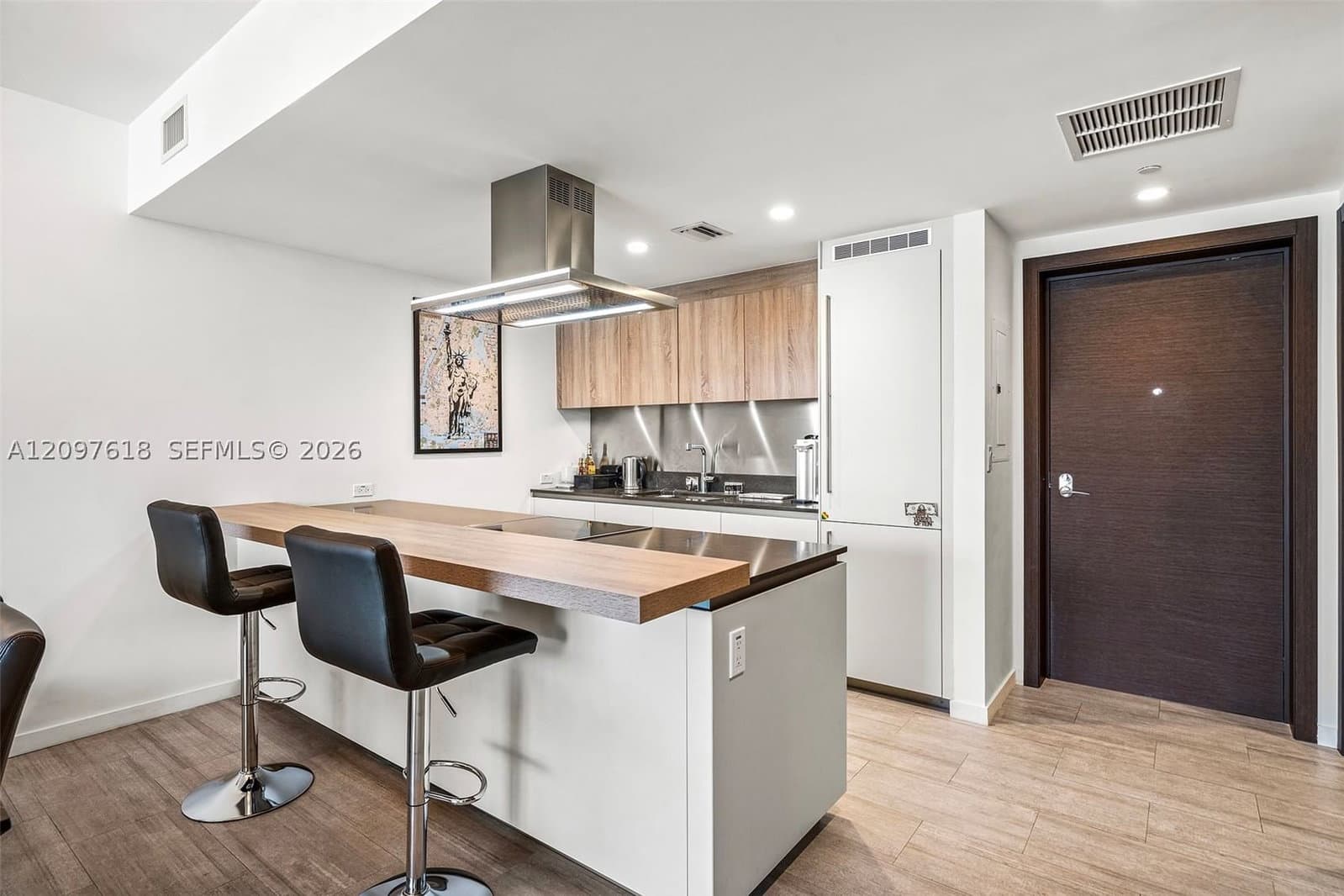1+1 Condo — 1000 Brickell Plz #2111, Miami, FL 33131