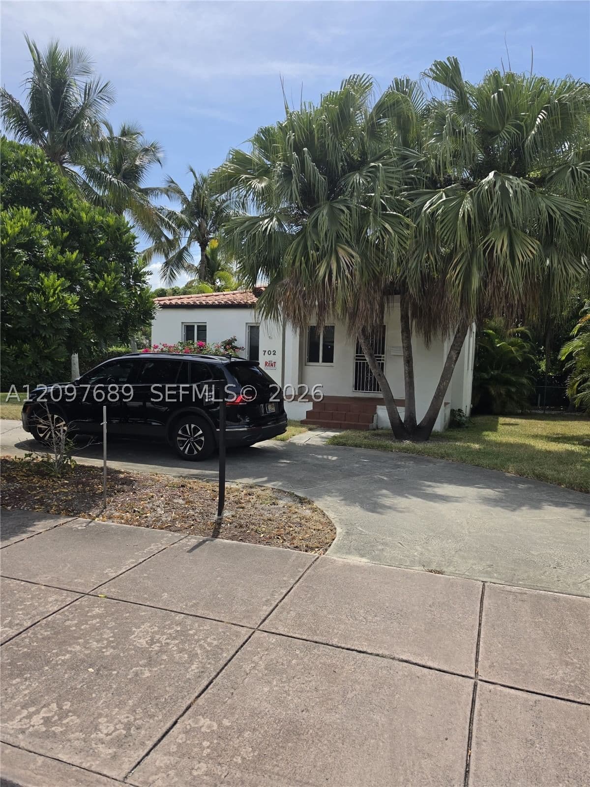 3+1 Müstakil ev — 702 Boabadilla St, Coral Gables, FL 33134