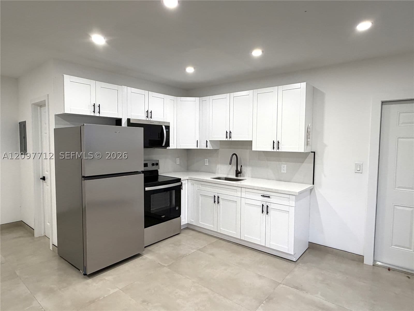 2-bedroom Apartment — 1235 Normandy Dr #5, Miami Beach, FL 33141