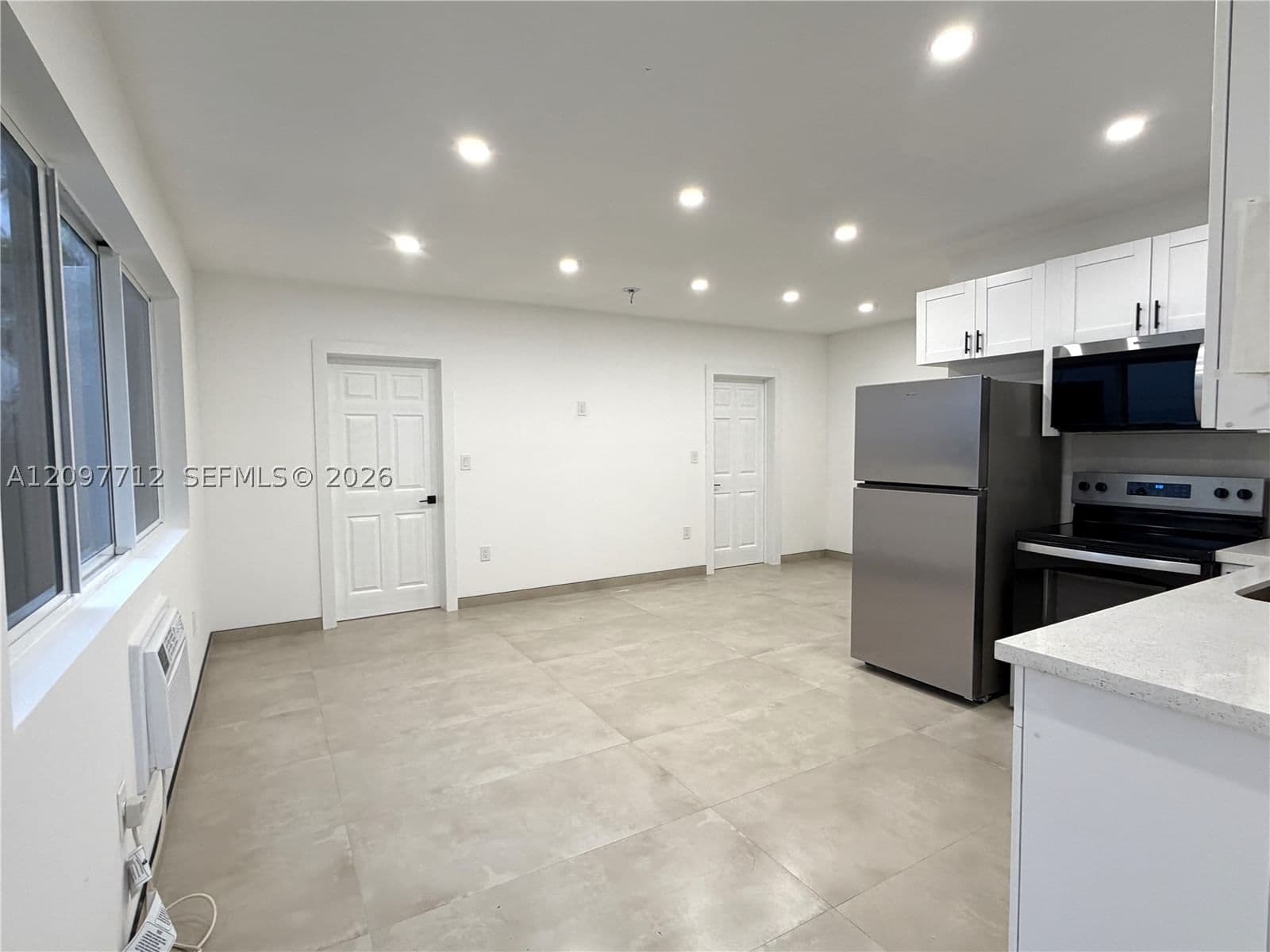 2-bedroom Apartment — 1235 Normandy Dr #5, Miami Beach, FL 33141