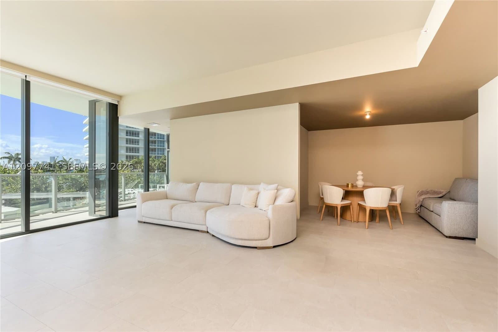 1+1 Condo — 500 Alton Rd #802, Miami Beach, FL 33139
