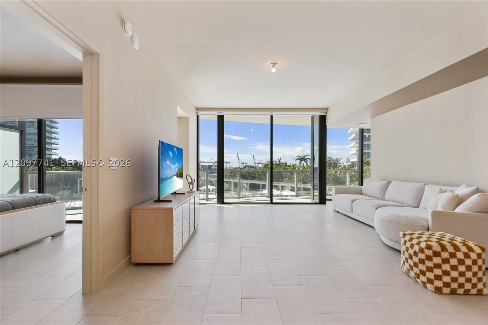 1+1 Condo — 500 Alton Rd #802, Miami Beach, FL 33139