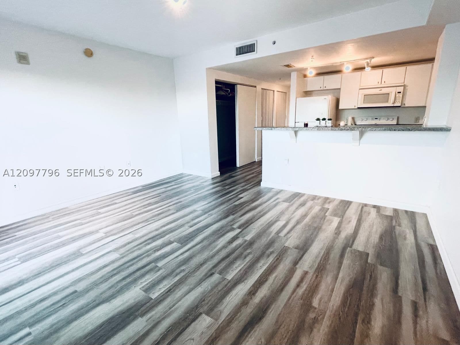 Condo — 2740 28th Ter #403, Coconut Grove, FL 33133