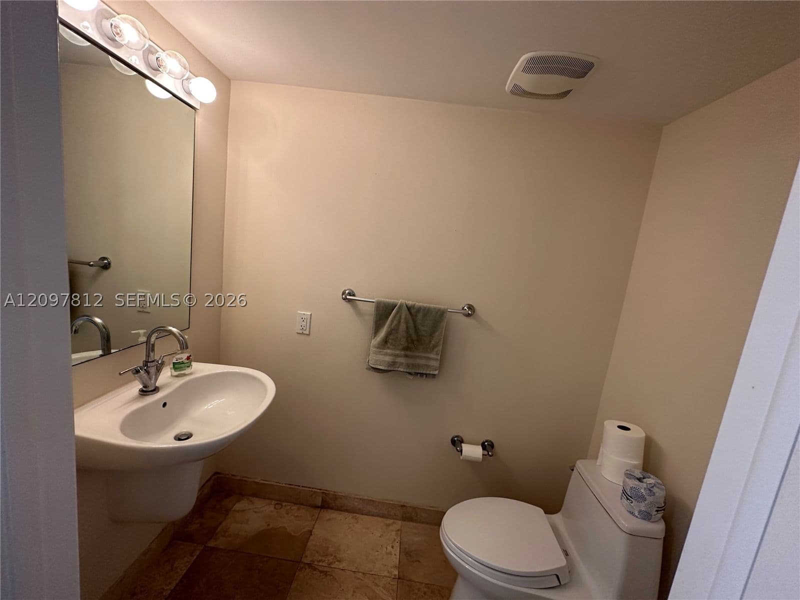 1+1 Condo — 41 5th St #1714, Miami, FL 33131