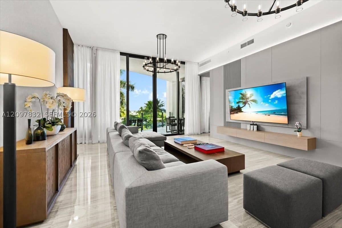3+1 Condo — 2821 Bayshore Dr #6B, Miami, FL 33133