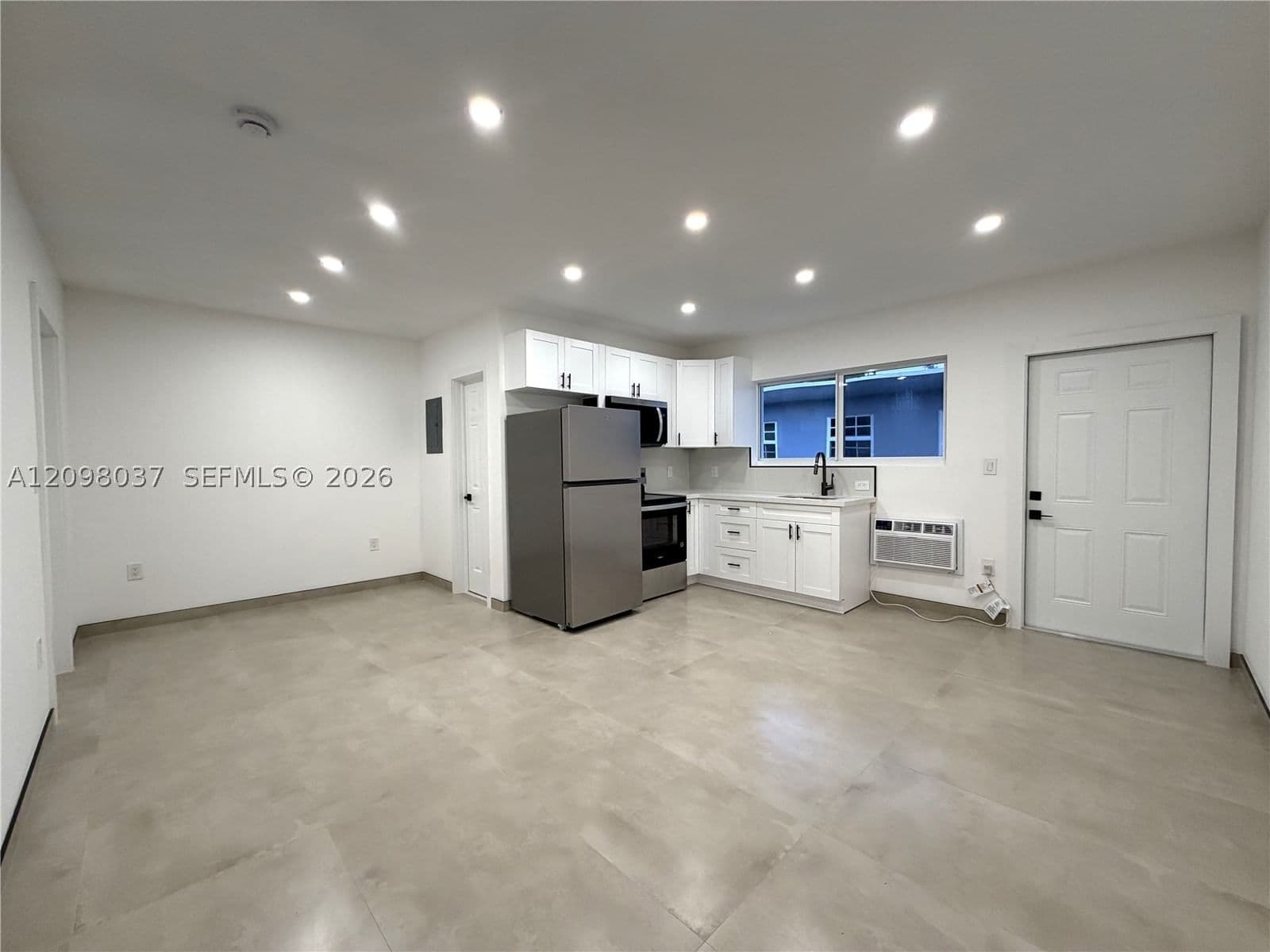 2-bedroom Apartment — 1235 Normandy Dr #7, Miami Beach, FL 33141