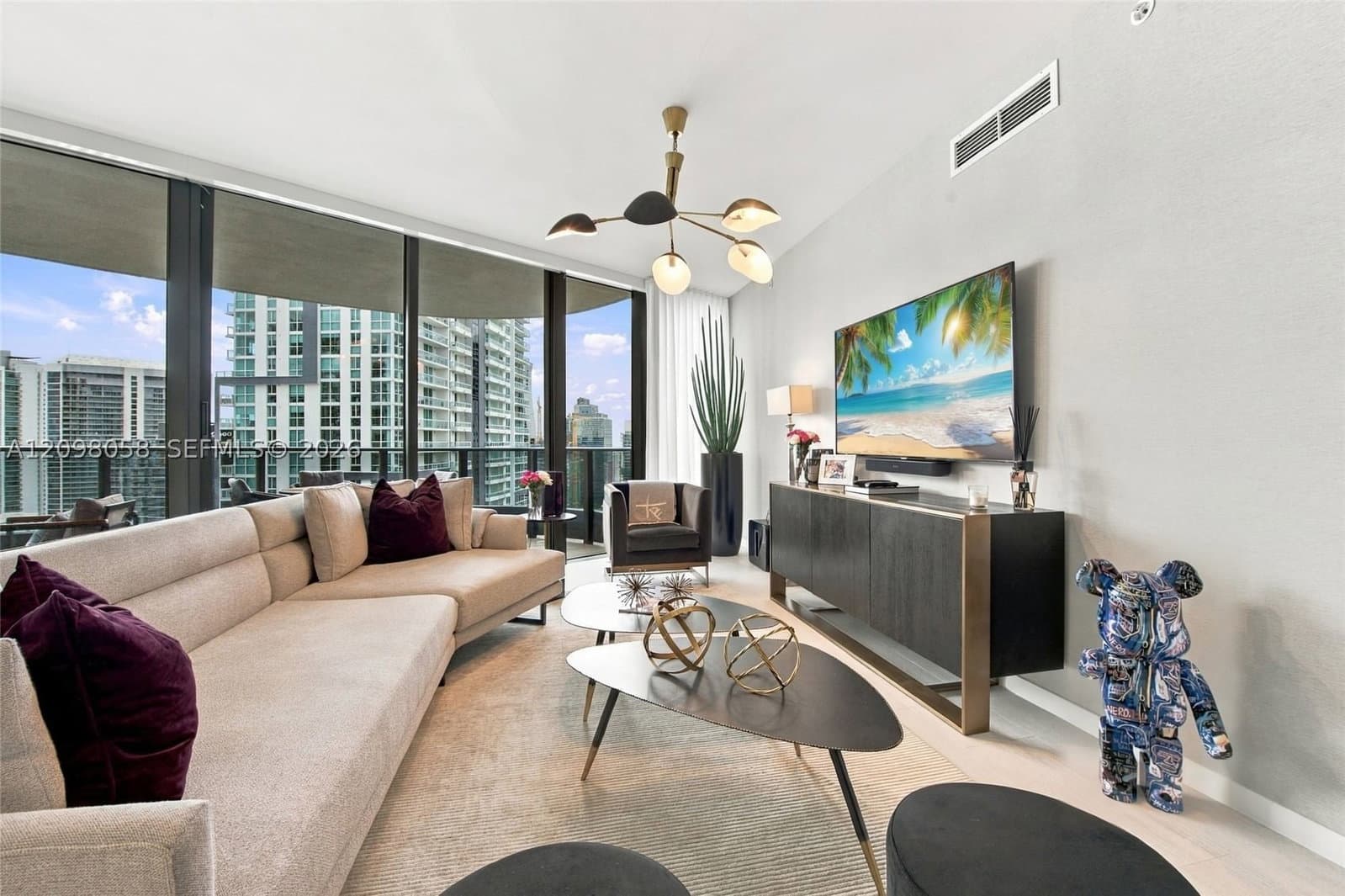 2+1 Condo — 1000 Brickell Plz #3401, Miami, FL 33131