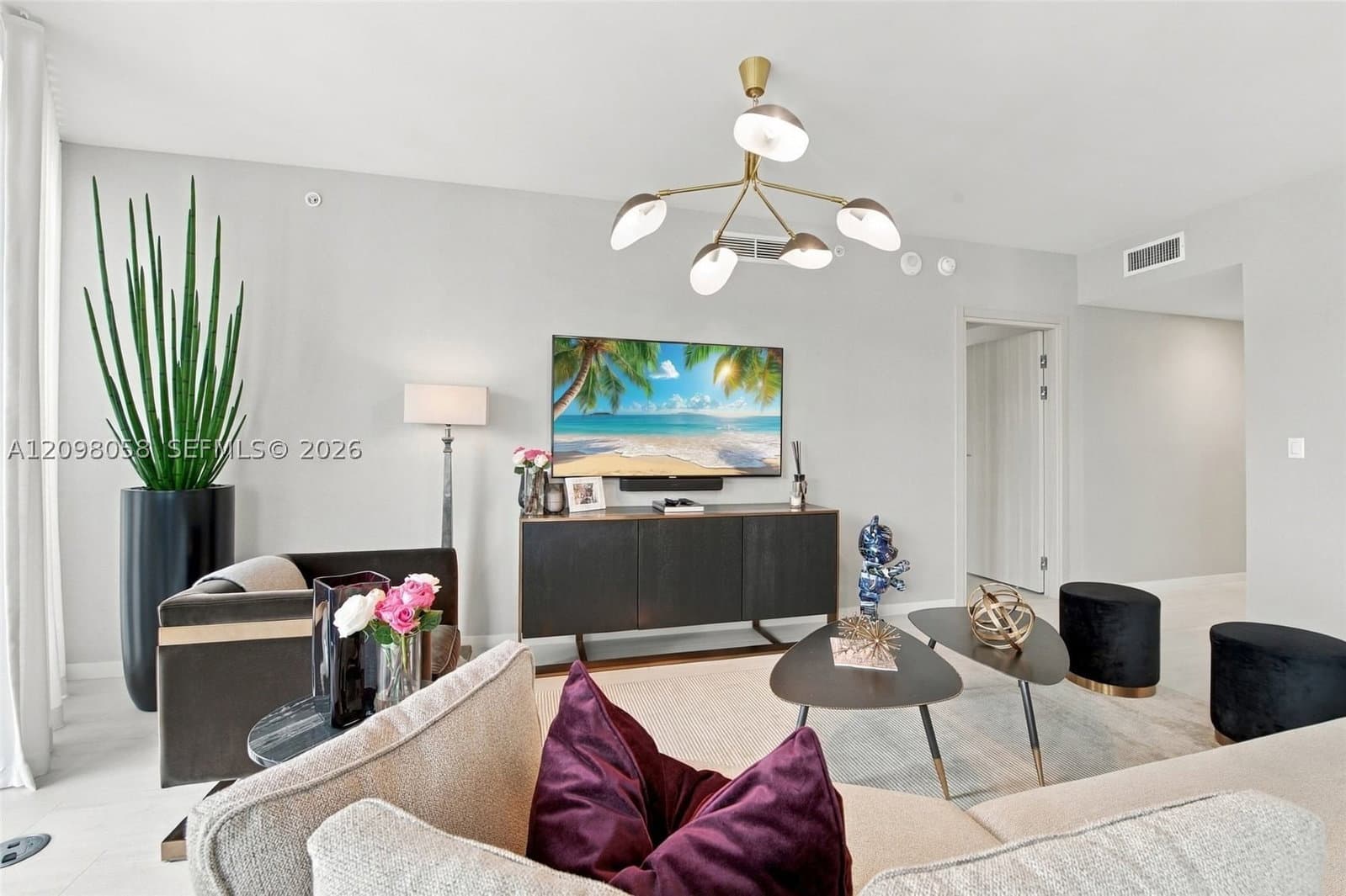 2+1 Condo — 1000 Brickell Plz #3401, Miami, FL 33131