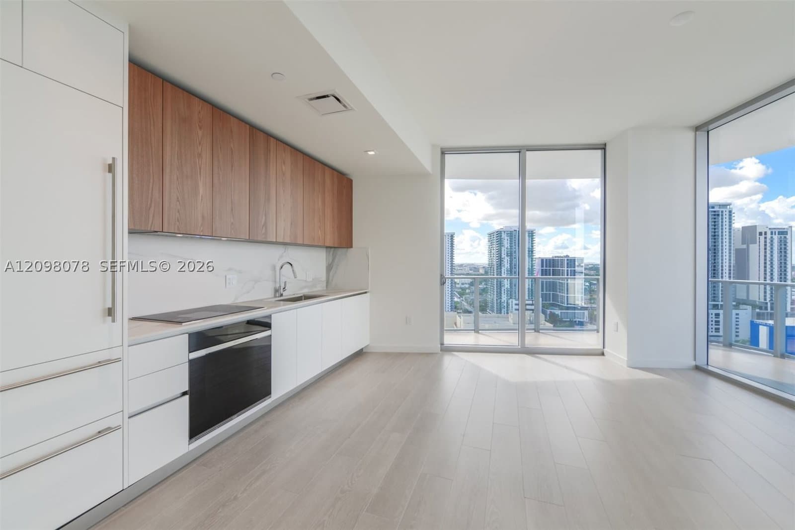 1+1 Condo — 1400 Biscayne Blvd #2207, Miami, FL 33132