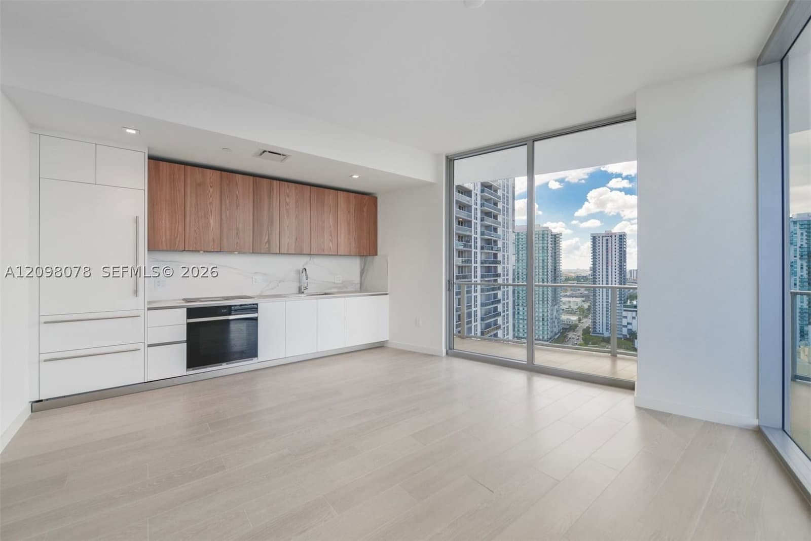 1+1 Condo — 1400 Biscayne Blvd #2207, Miami, FL 33132
