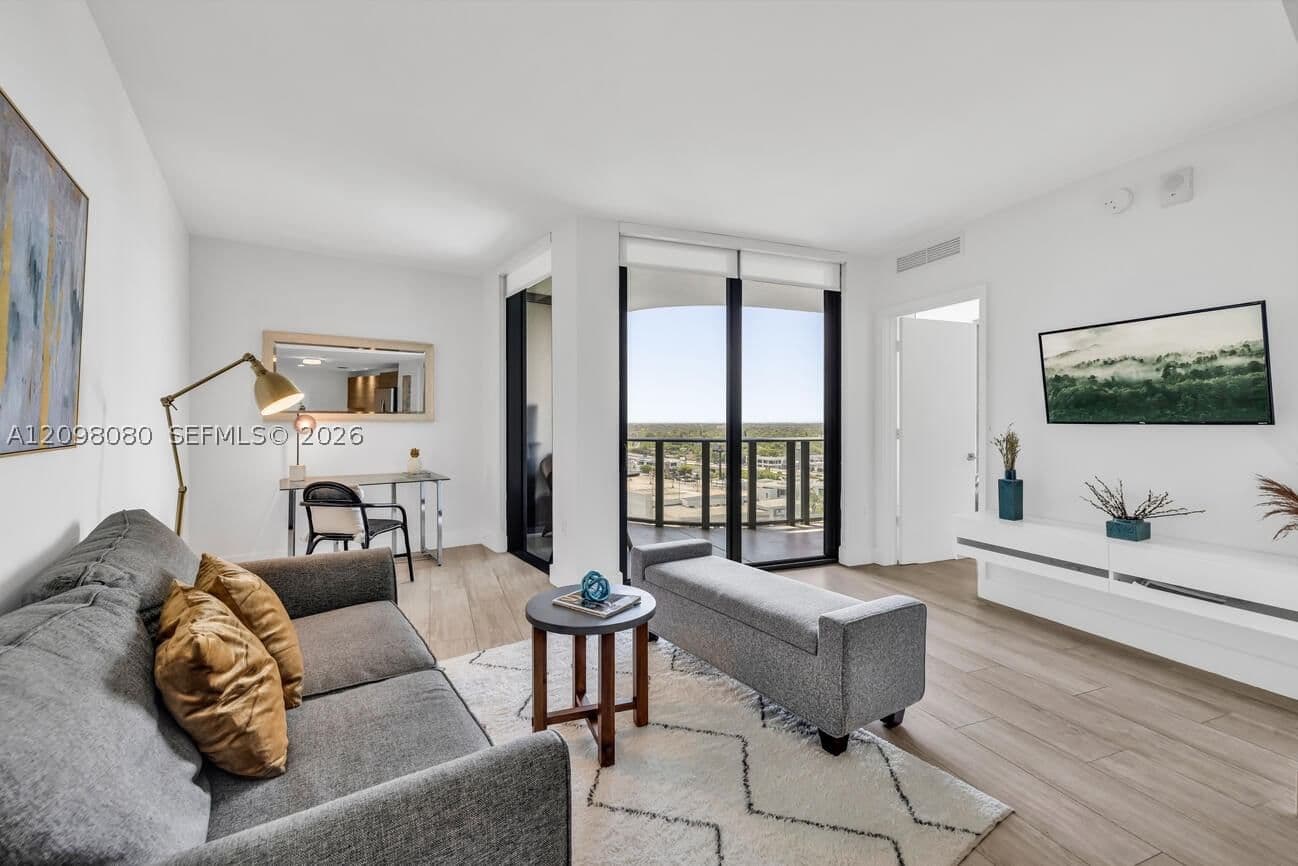 1+1 Condo — 121 34th St #1514, Miami, FL 33137