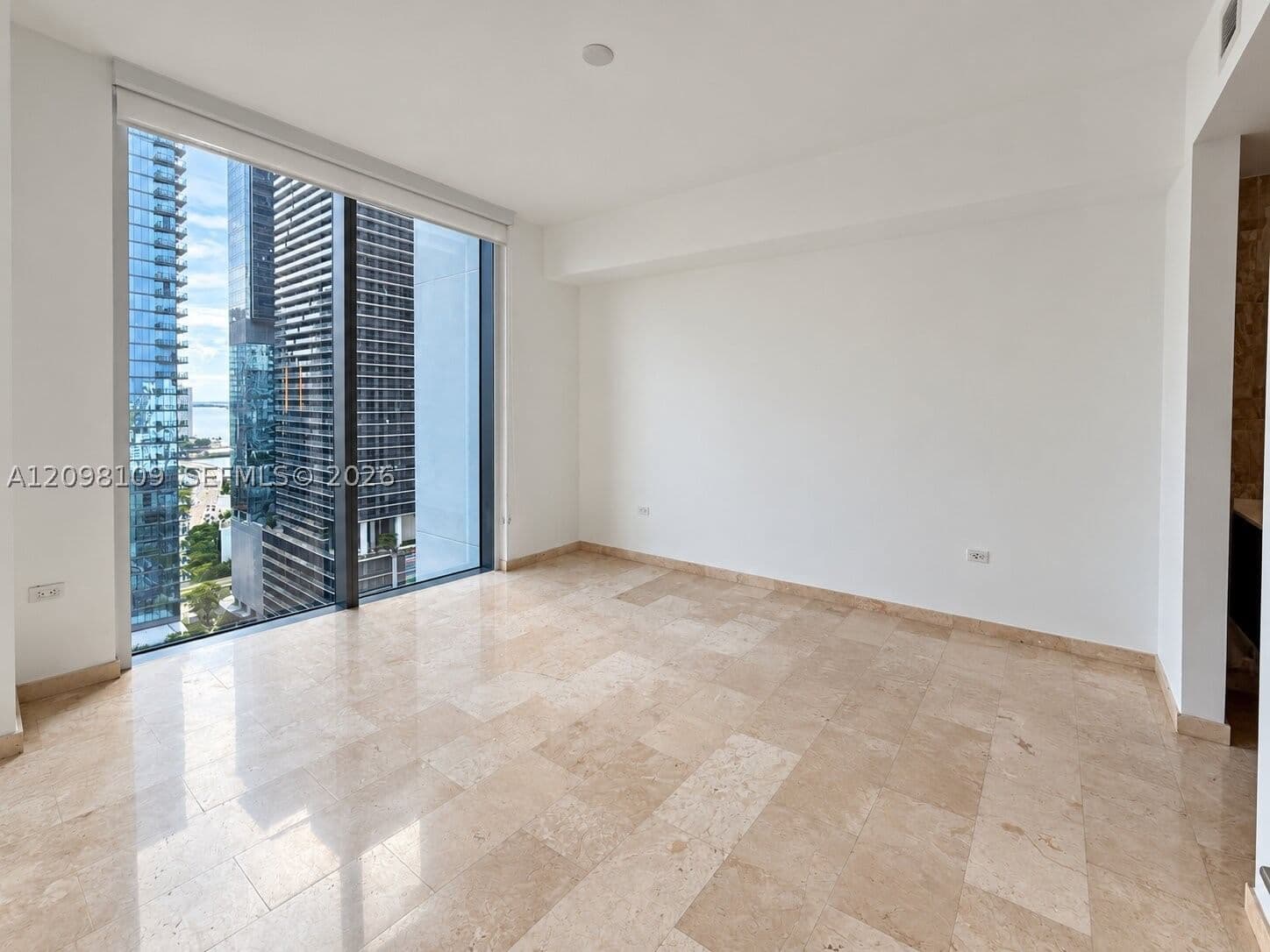 2+1 Condo — 88 7th St #2005, Miami, FL 33130