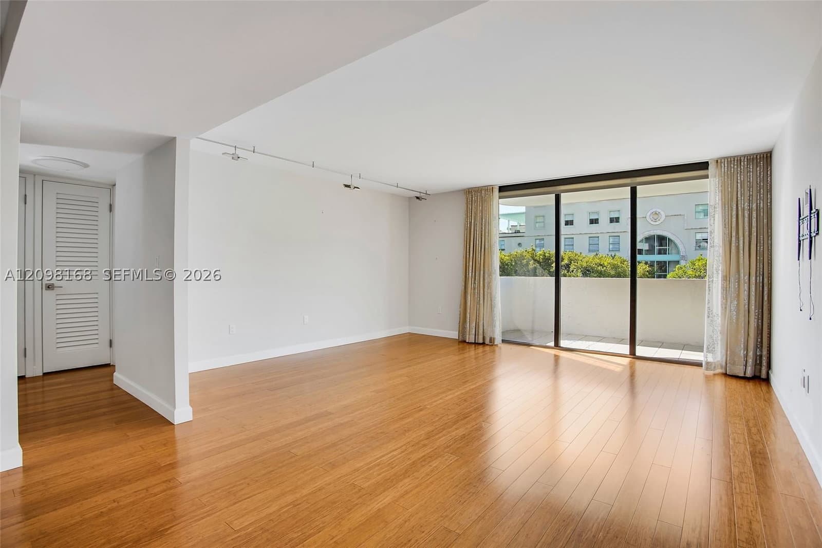 2+1 Condo — 600 Biltmore Way #306, Coral Gables, FL 33134