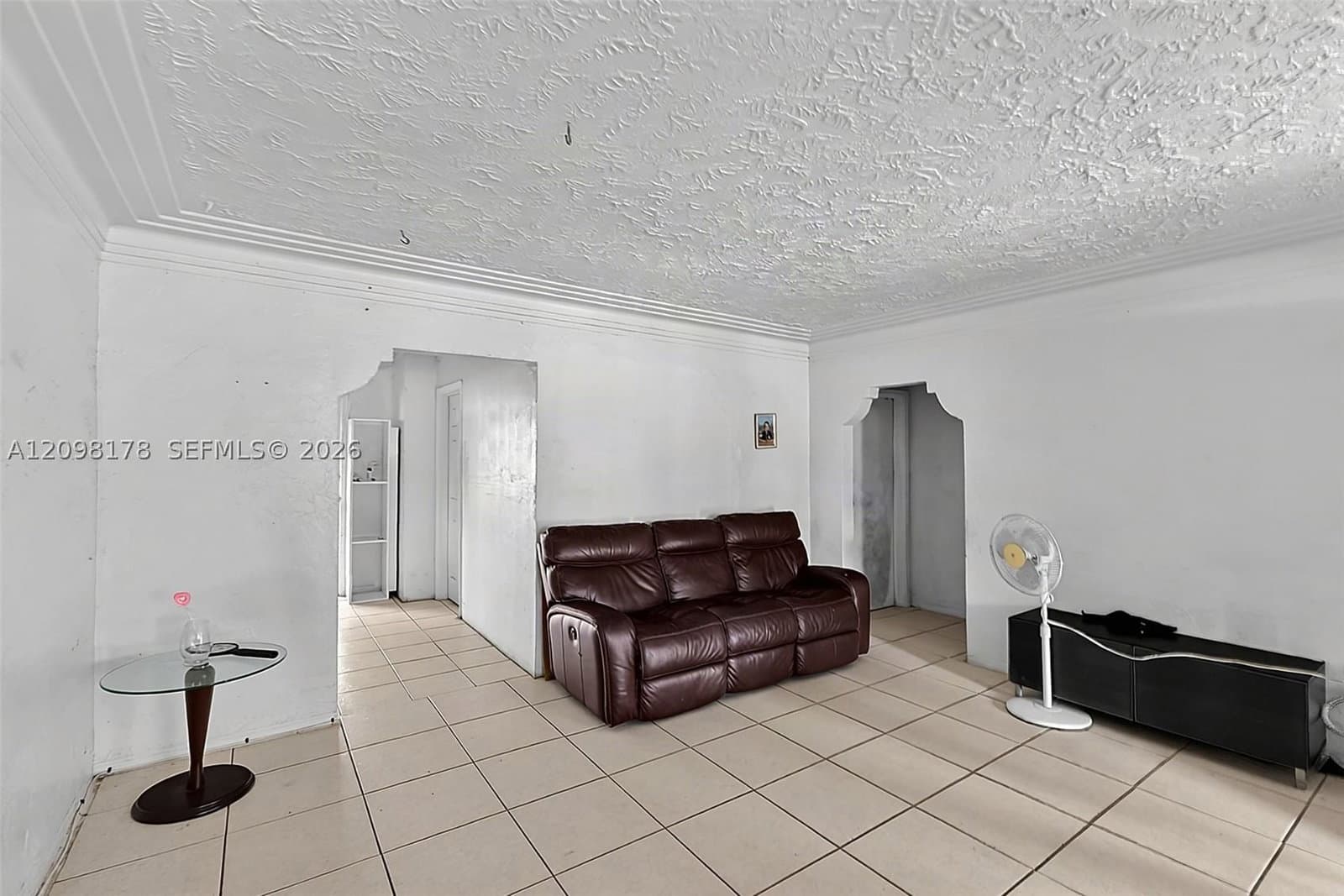 3+1 Müstakil ev — 2525 50th St, Miami, FL 33142