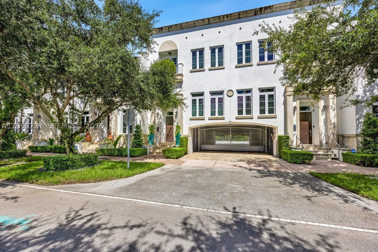 3+1 Condo — 525 Anastasia Ave #525, Coral Gables, FL 33134