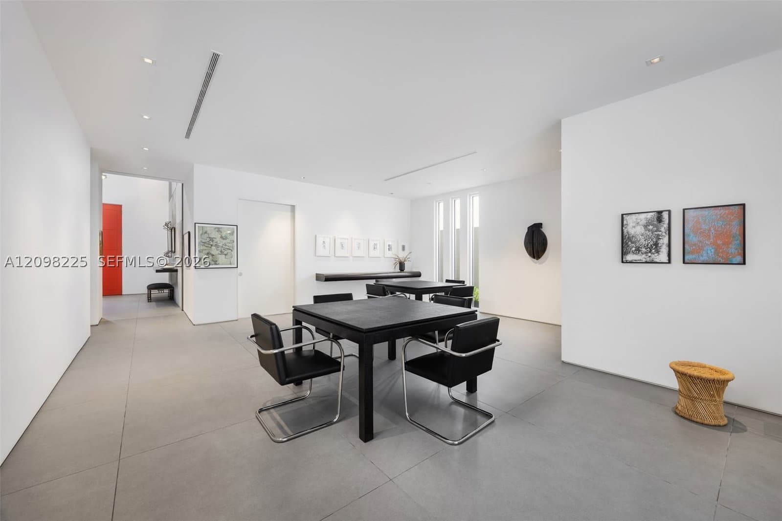4+1 Müstakil ev — 1828 Espanola Dr, Miami, FL 33133
