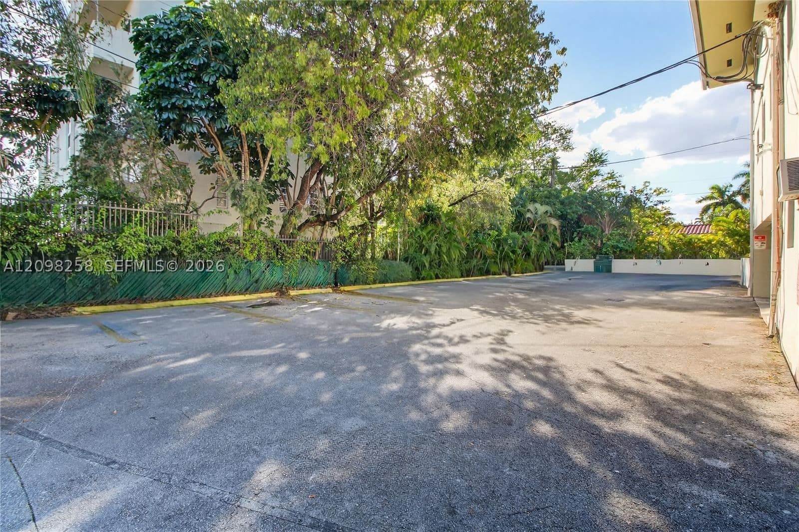 2+1 Daire — 1600 Le Jeune Rd #7, Coral Gables, FL 33134