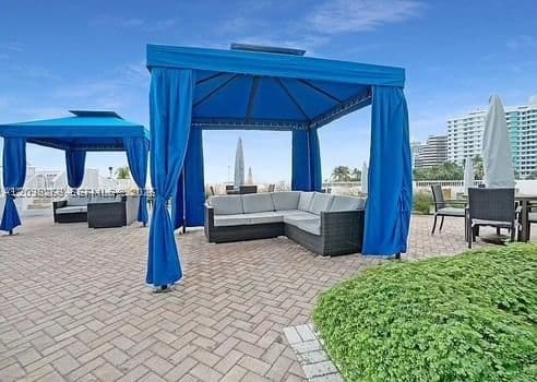 1+1 Condo — 5401 Collins Ave #612, Miami Beach, FL 33140
