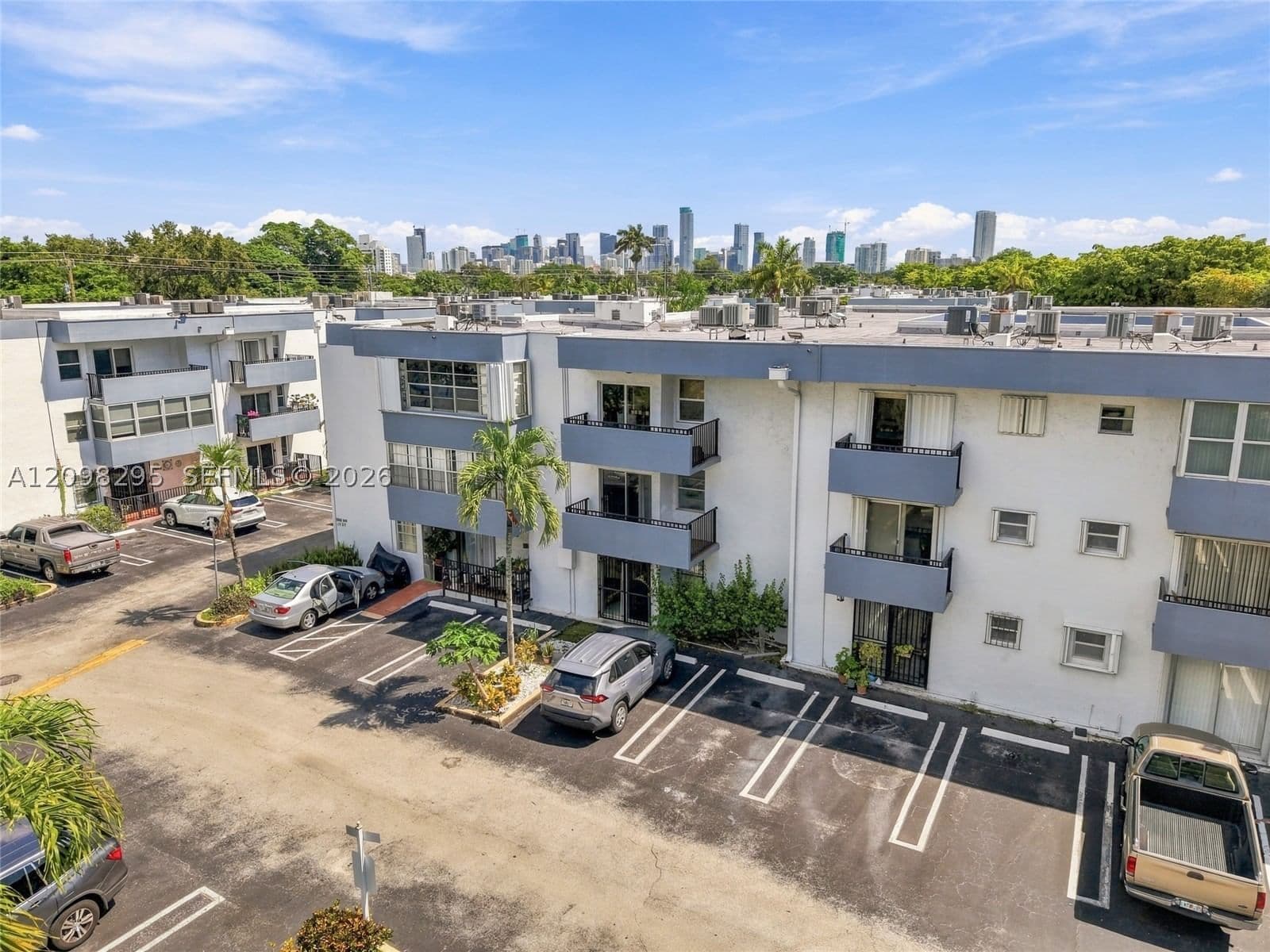 2+1 Condo — 1800 25th St #2204, Miami, FL 33133