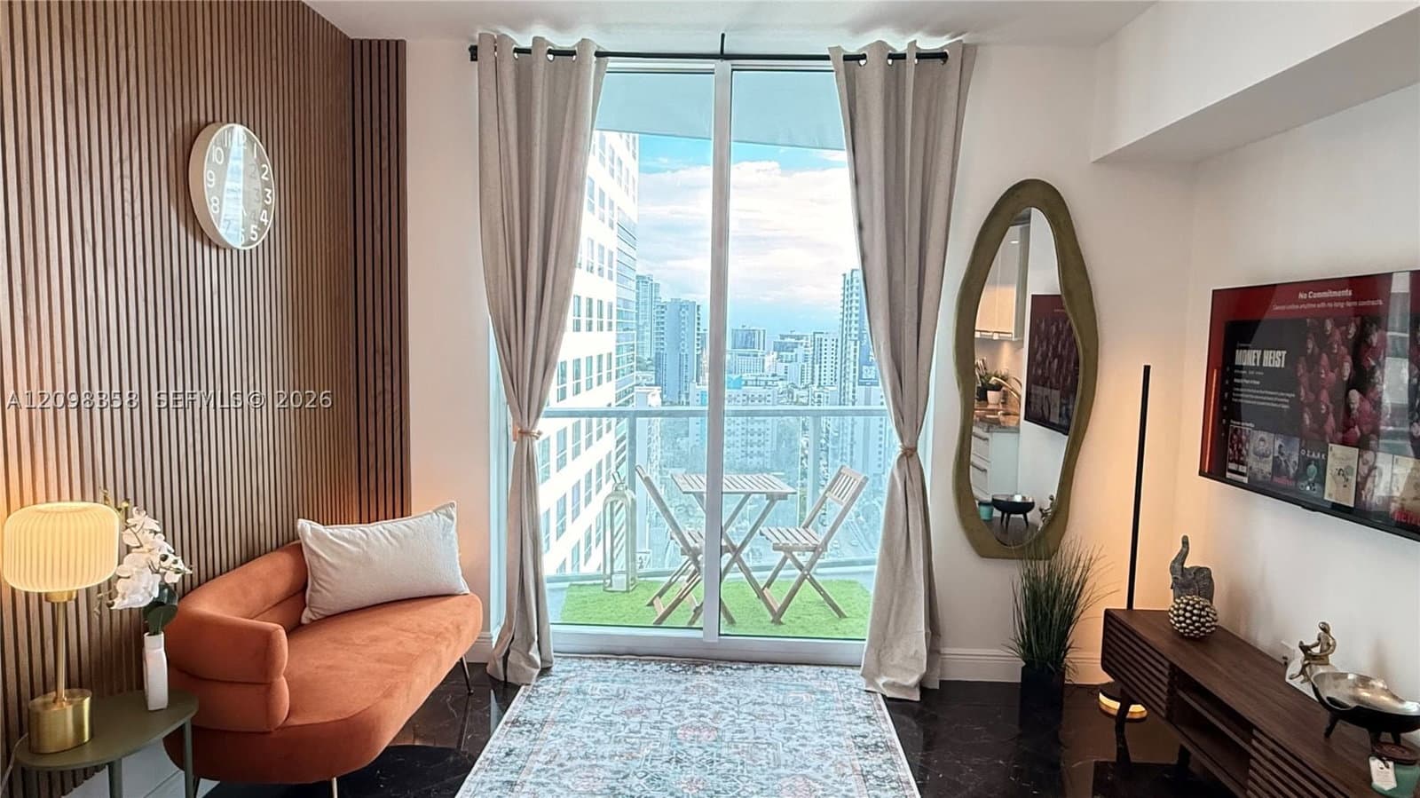 Condo — 185 7th St #2206, Miami, FL 33130