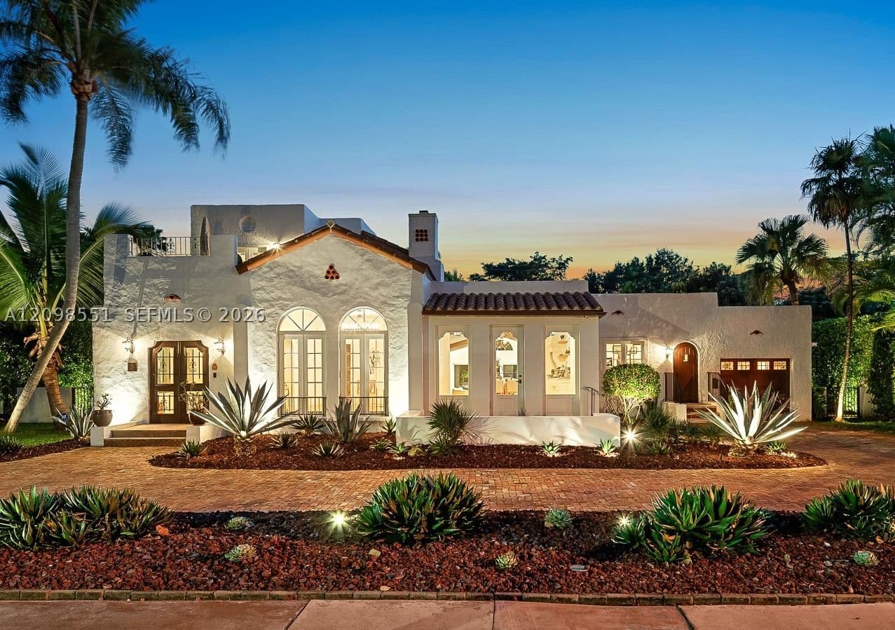 4+1 Müstakil ev — 1234 Greenway Dr, Coral Gables, FL 33134