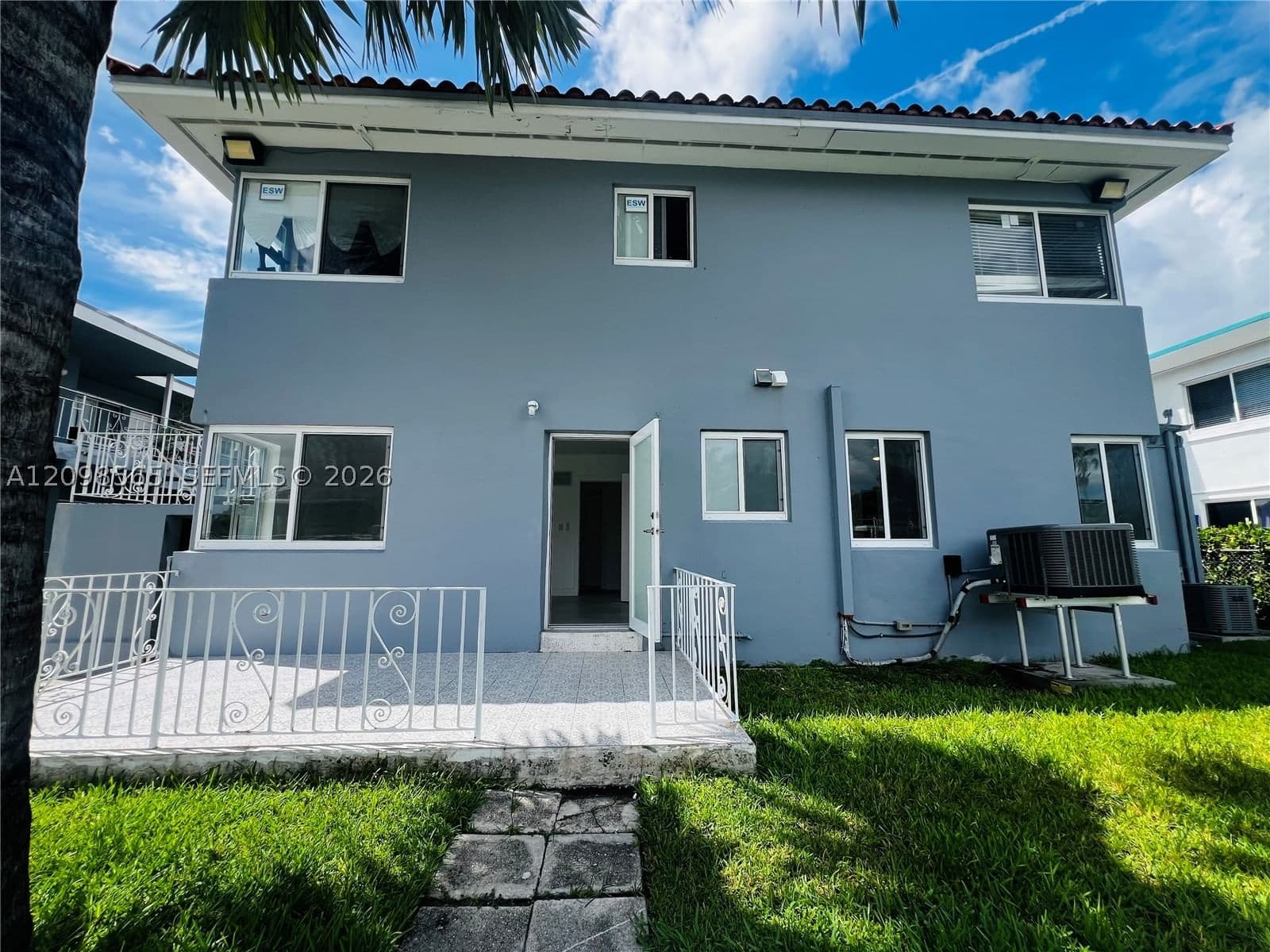 2-bedroom Apartment — 2045 Calais Dr #6, Miami Beach, FL 33141