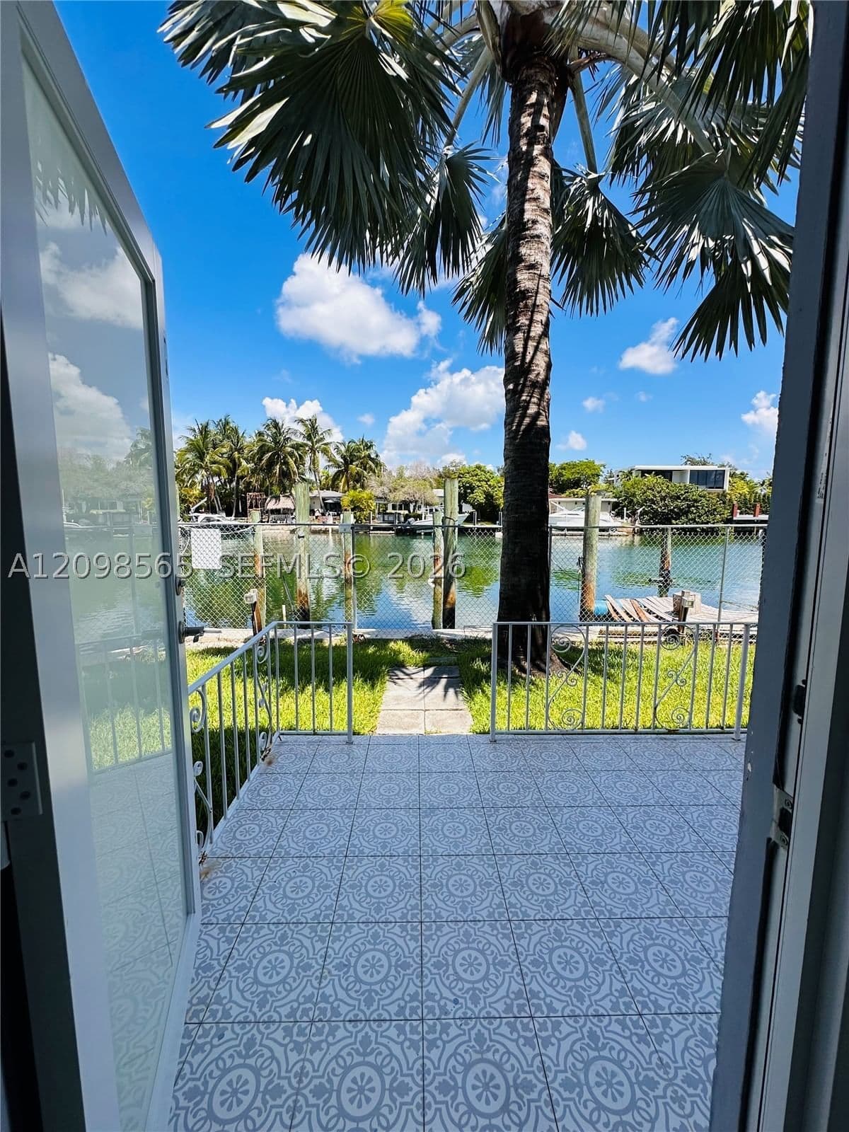 2-bedroom Apartment — 2045 Calais Dr #6, Miami Beach, FL 33141