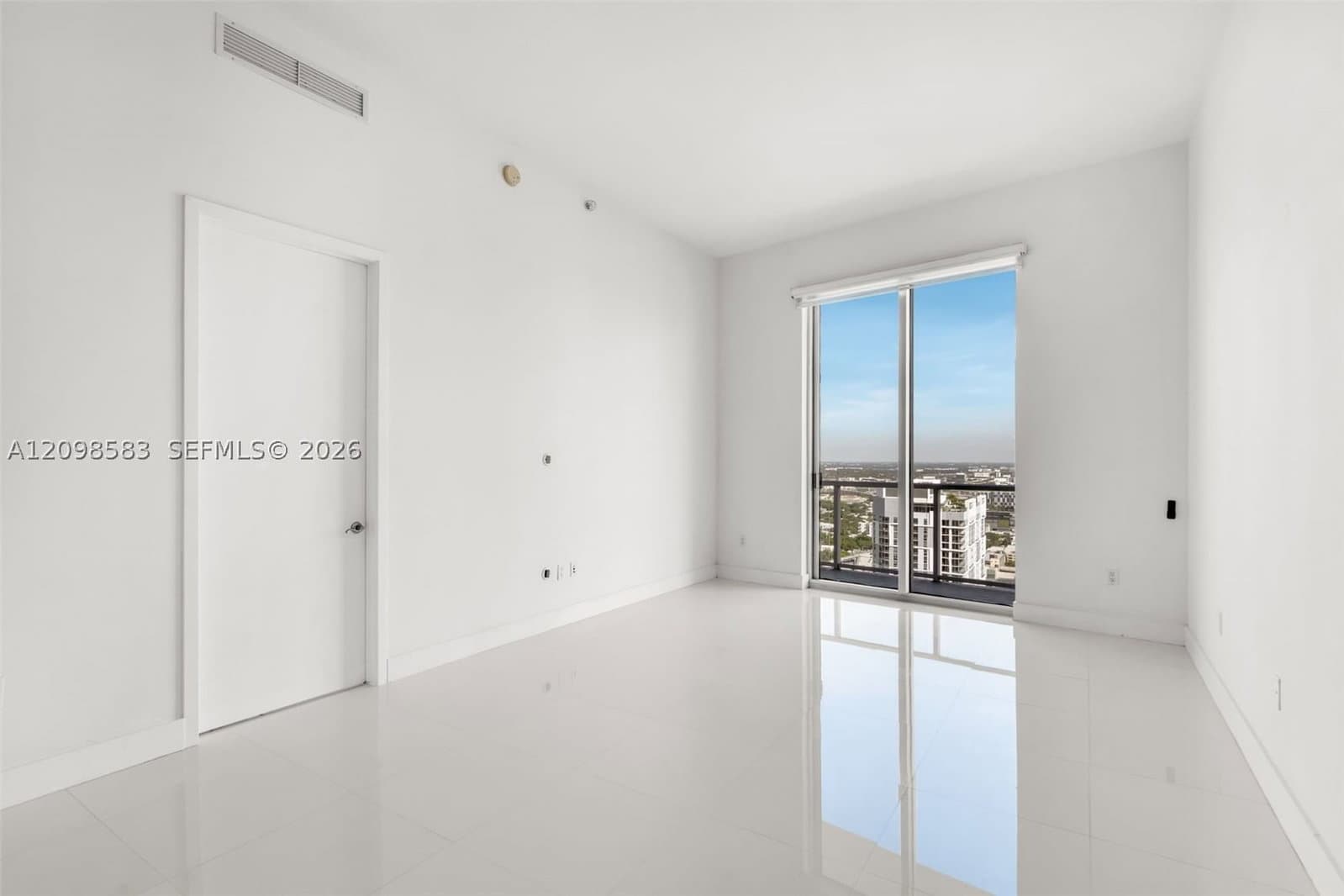 2+1 Condo — 185 7th St #4401, Miami, FL 33130