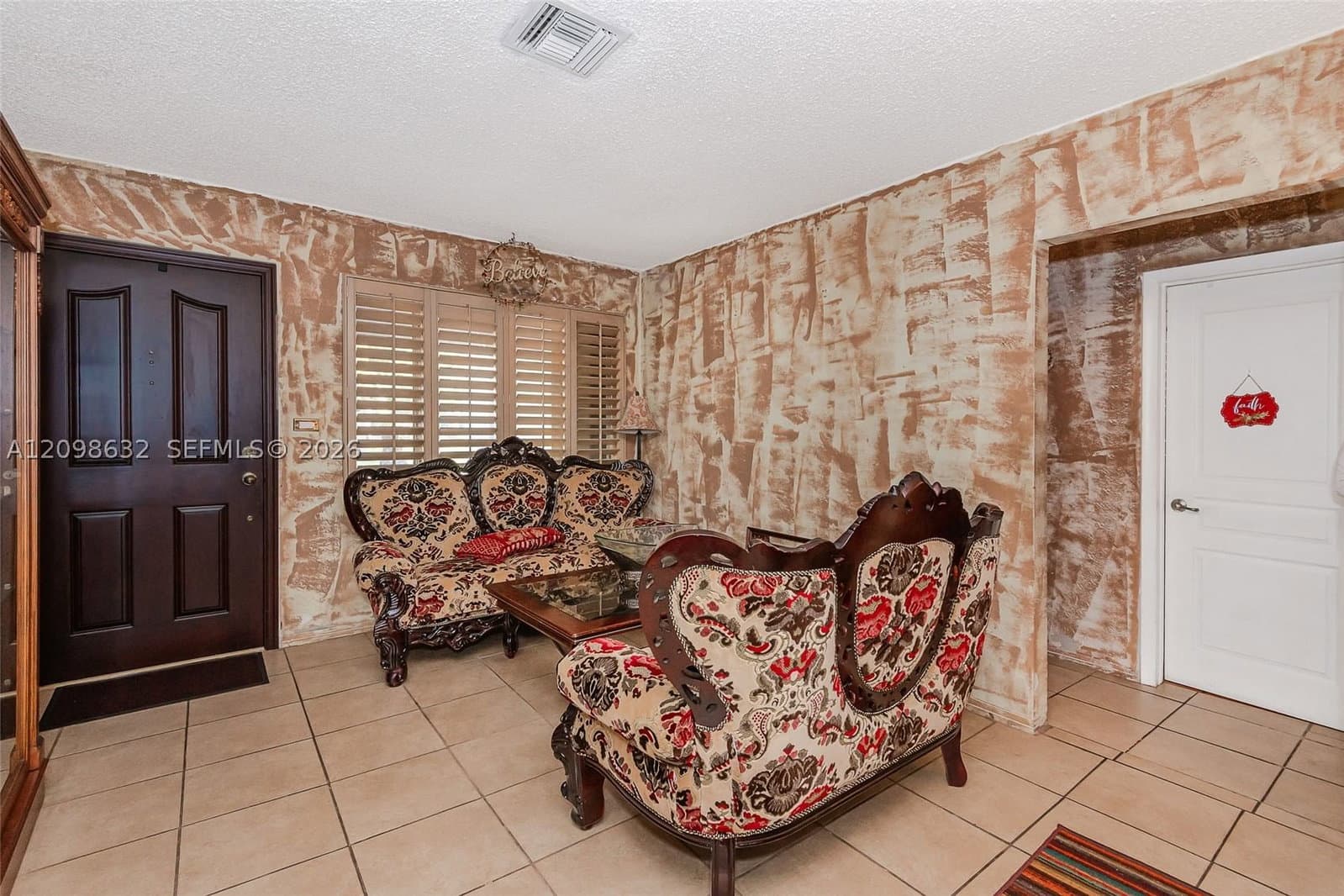3+1 Müstakil ev — 3530 Oak Ave, Miami, FL 33133