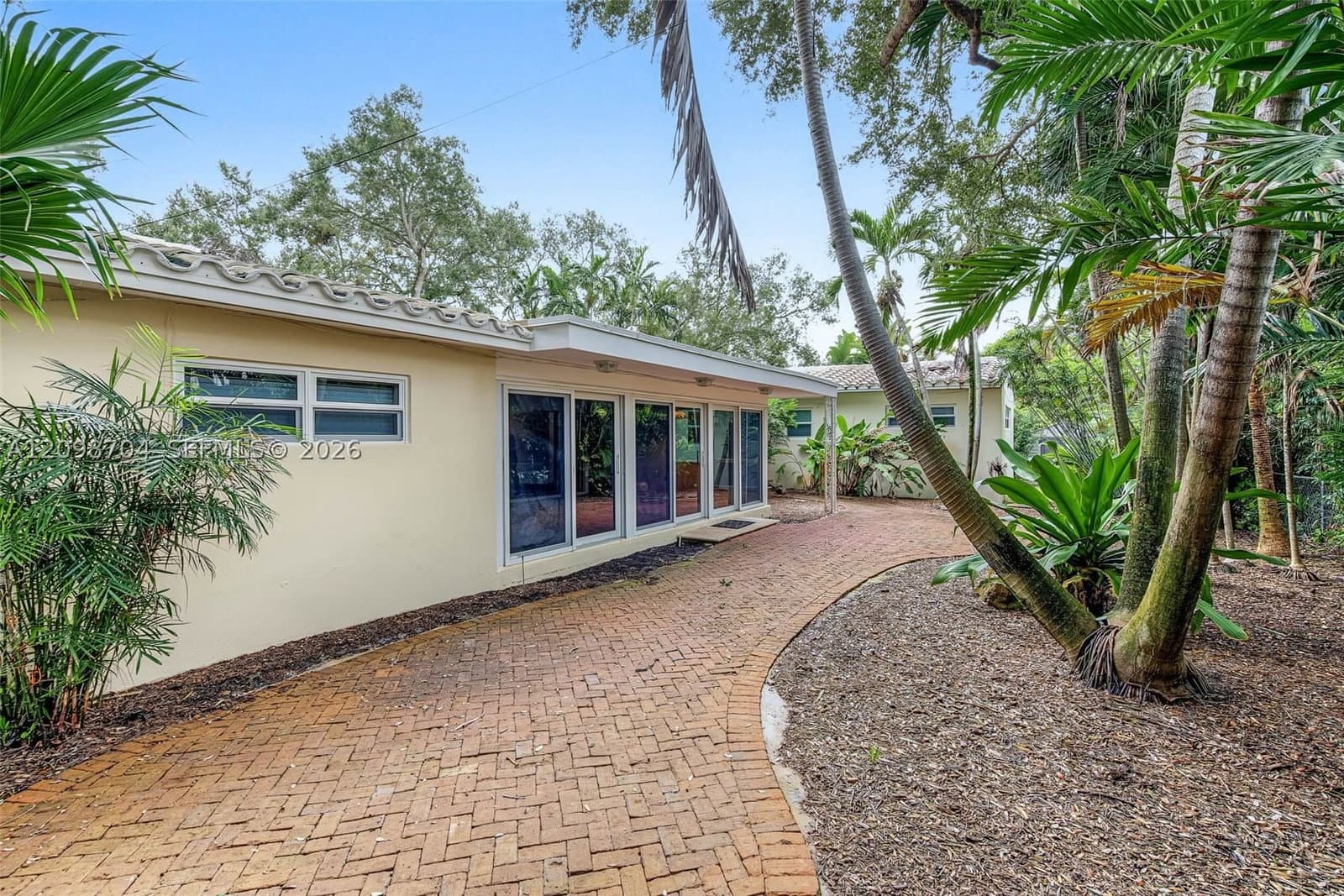 4+1 Müstakil ev — 508 Castania Ave, Coral Gables, FL 33146