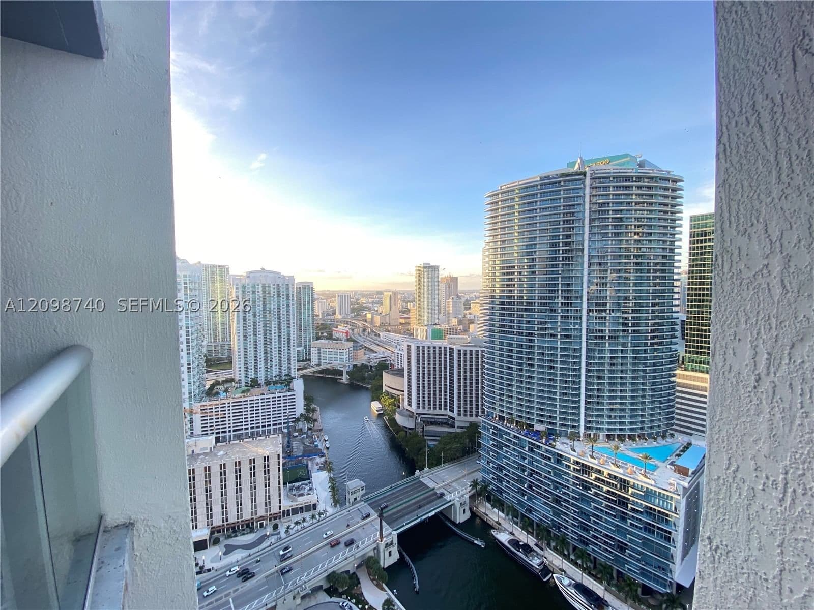 Condo — 475 BRICKELL AV #3808, Miami, FL 33131