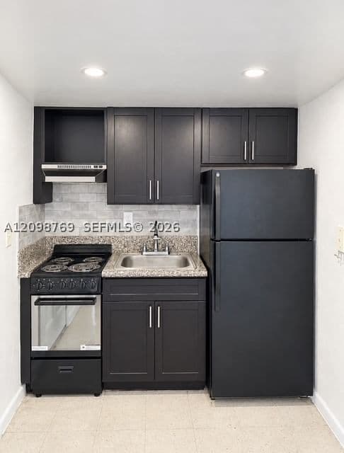 2+1 Daire — 1400 Douglas Rd #14, Coral Gables, FL 33134