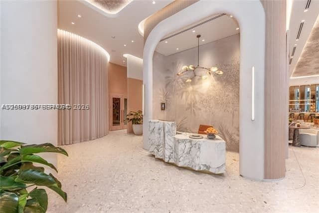 1-bedroom Condo — 77 5th St #1605, Miami, FL 33131