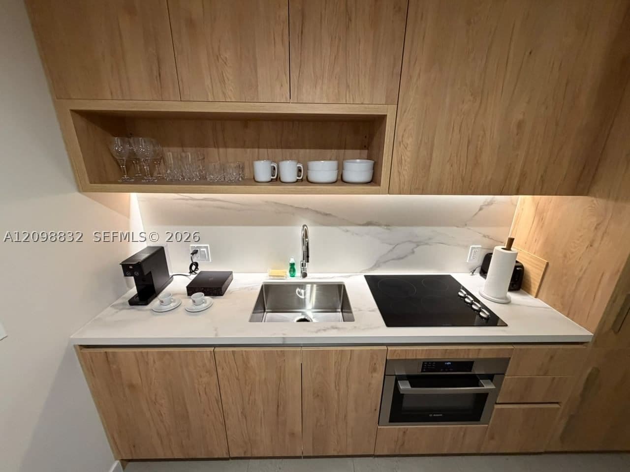 Condo — 11 6th St #406, Miami, FL 33132