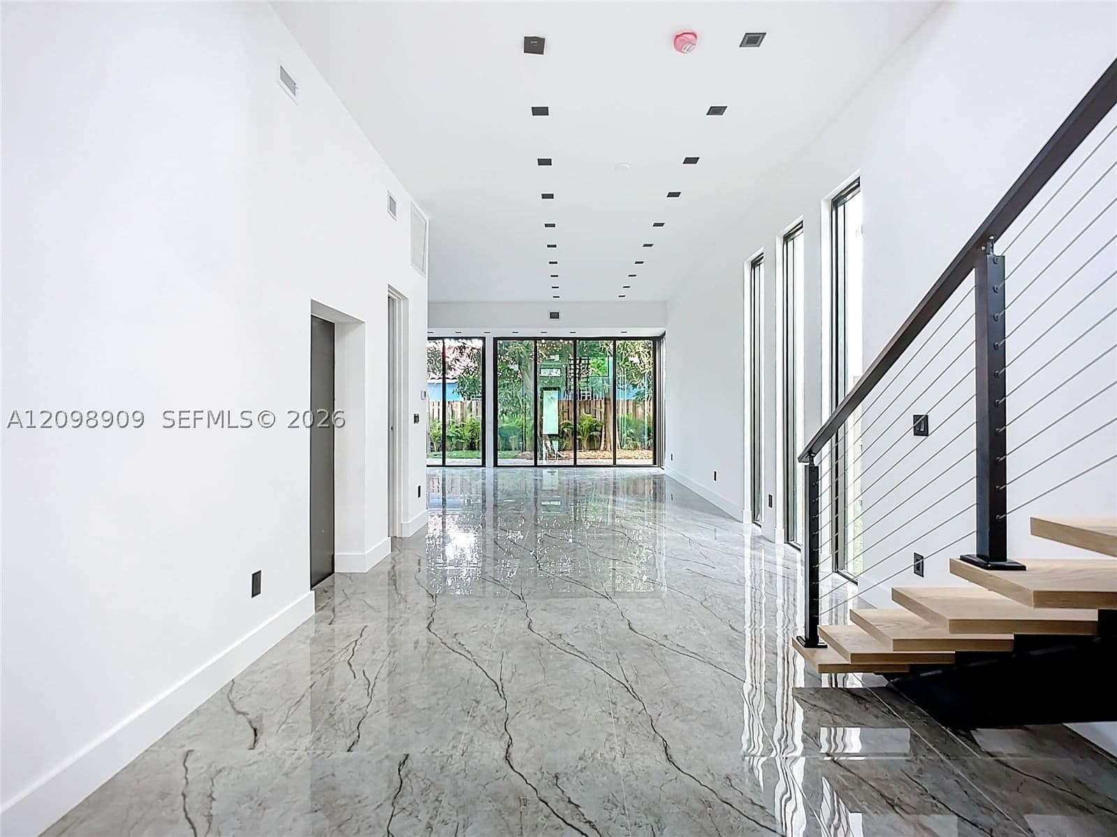3+1 Müstakil ev — 3069 27th Ter, Miami, FL 33133