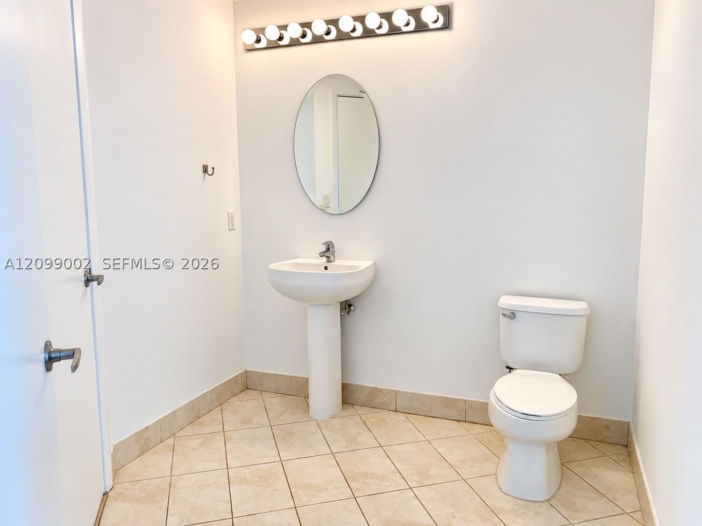 1+1 Condo — 1900 Bayshore Dr #3607, Miami, FL 33132