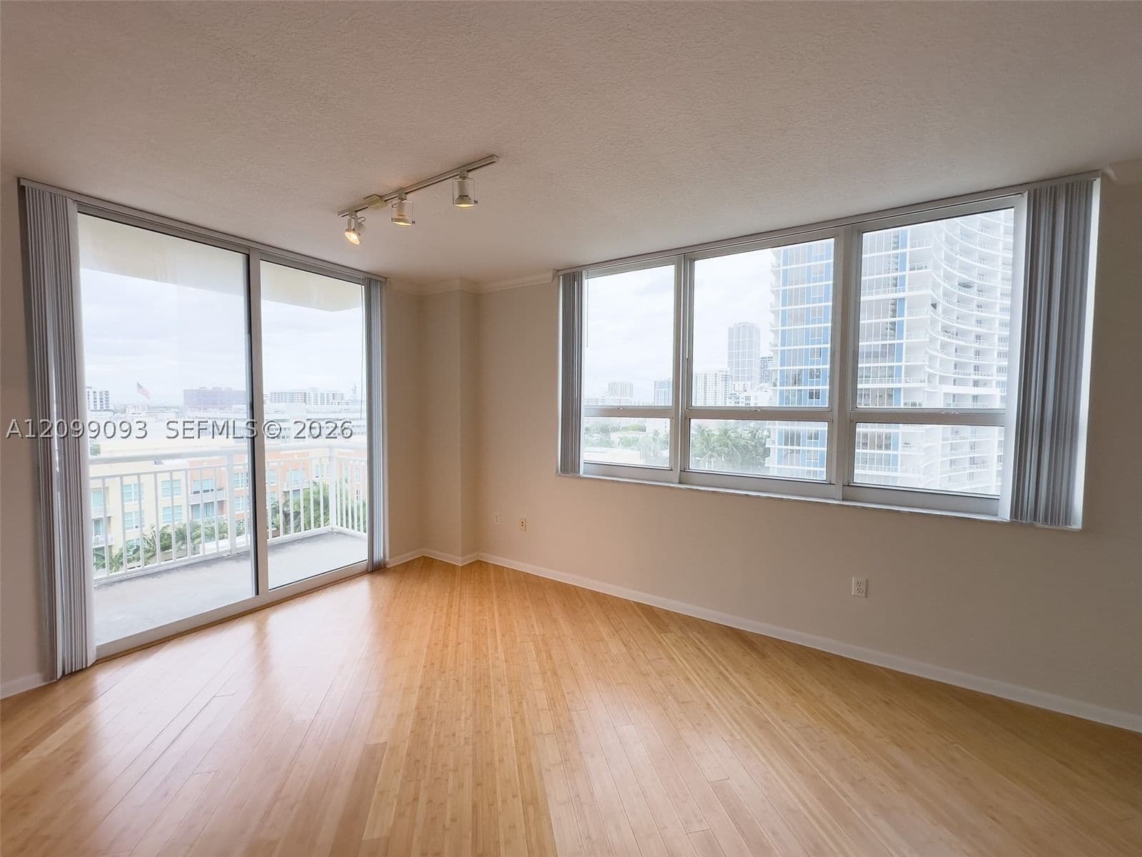 2+1 Condo — 2000 Bayshore Dr #1101, Miami, FL 33137