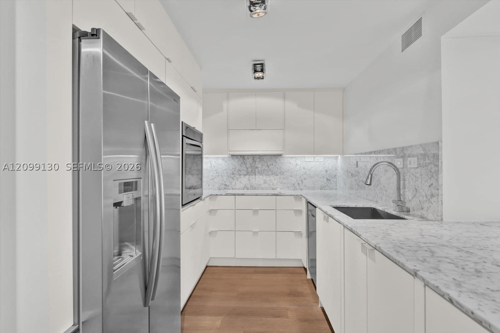 2+1 Condo — 2901 Bayshore Dr #8E, Miami, FL 33133