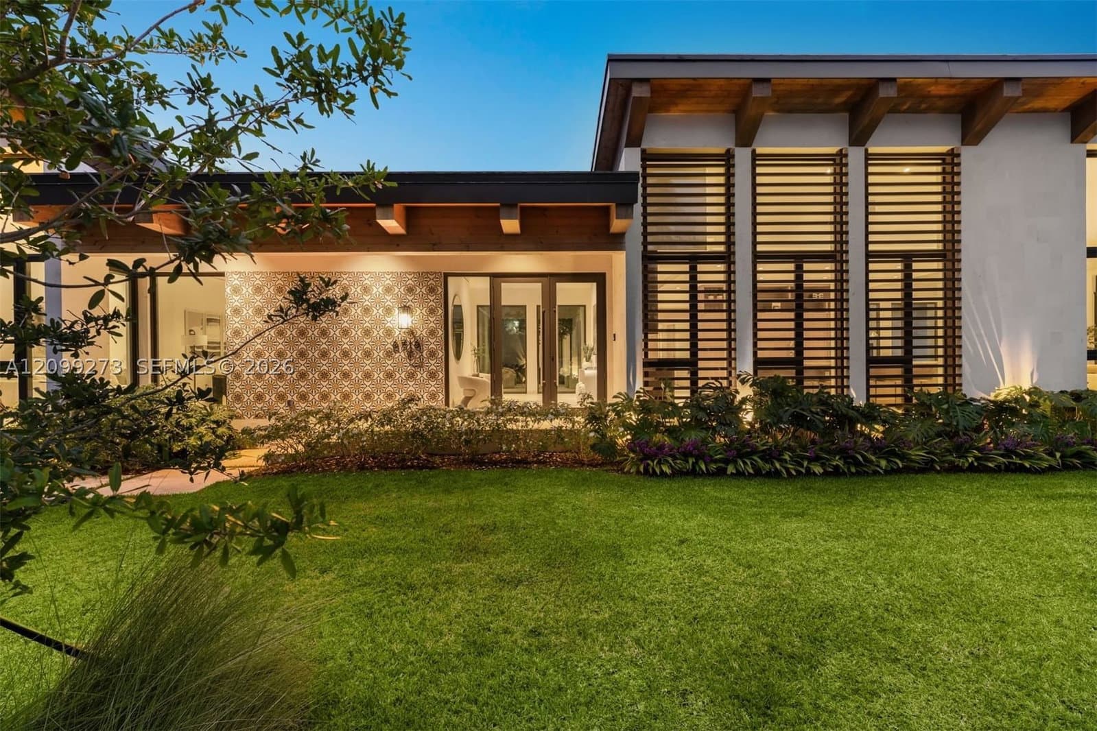 6+1 Müstakil ev — 6716 San Vicente St, Coral Gables, FL 33146